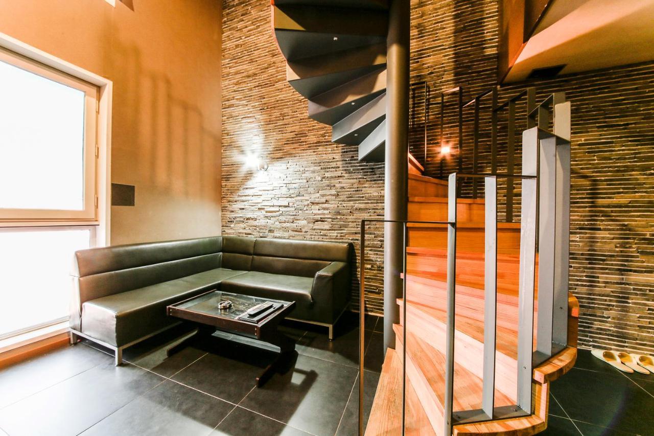 Gyeongju Arrietty Motel Екстериор снимка