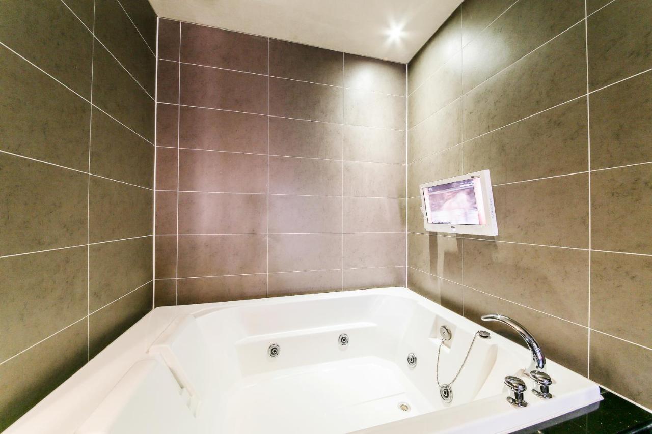 Gyeongju Arrietty Motel Екстериор снимка
