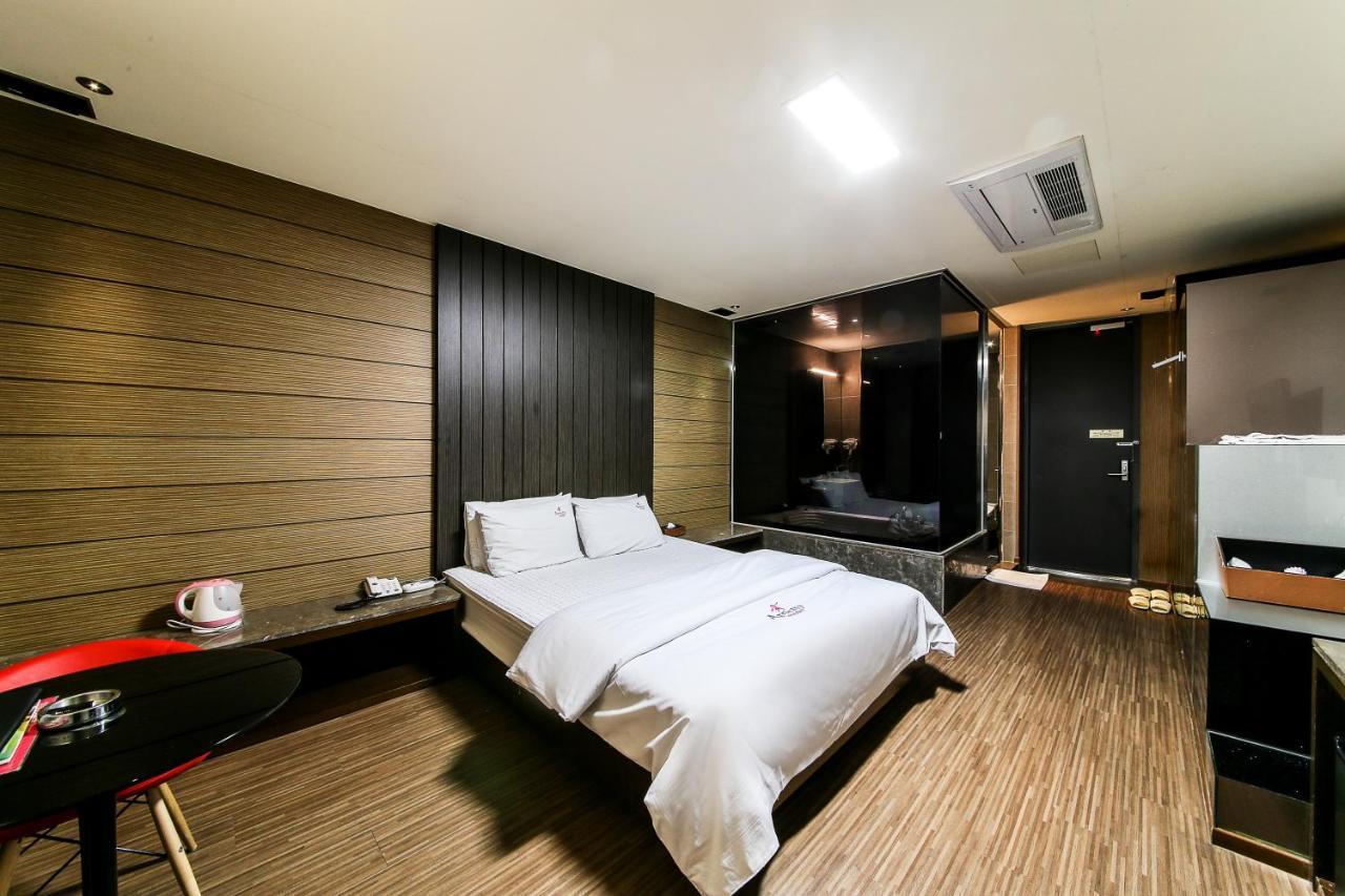 Gyeongju Arrietty Motel Екстериор снимка