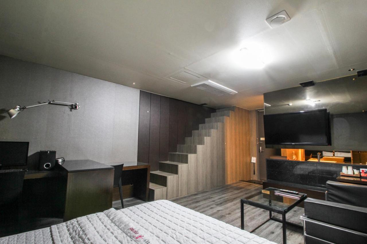 Gyeongju Arrietty Motel Екстериор снимка