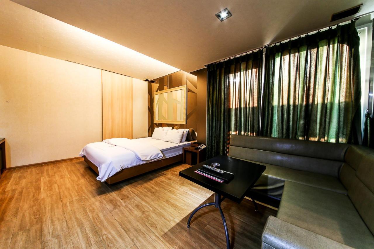 Gyeongju Arrietty Motel Екстериор снимка
