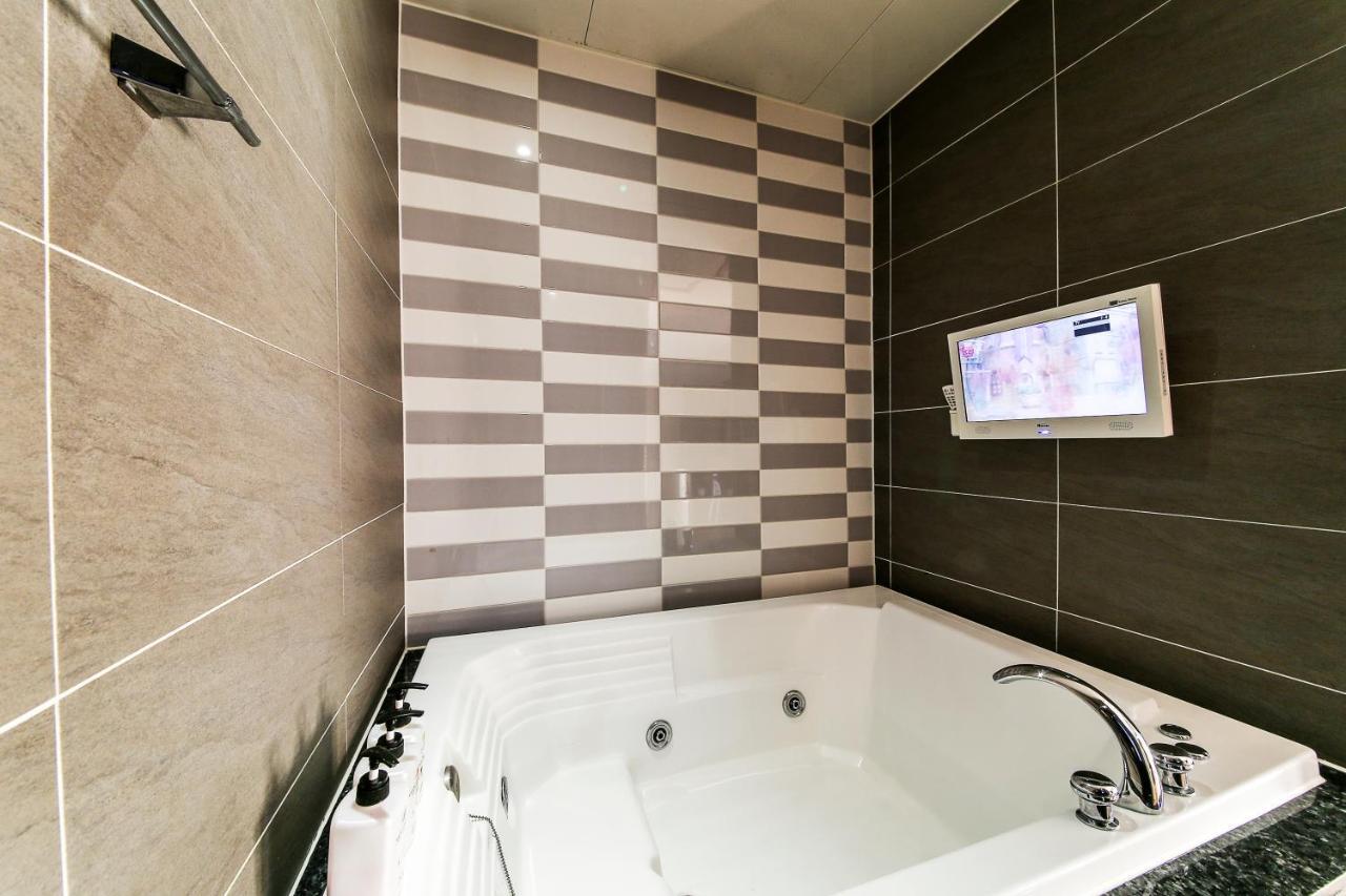 Gyeongju Arrietty Motel Екстериор снимка