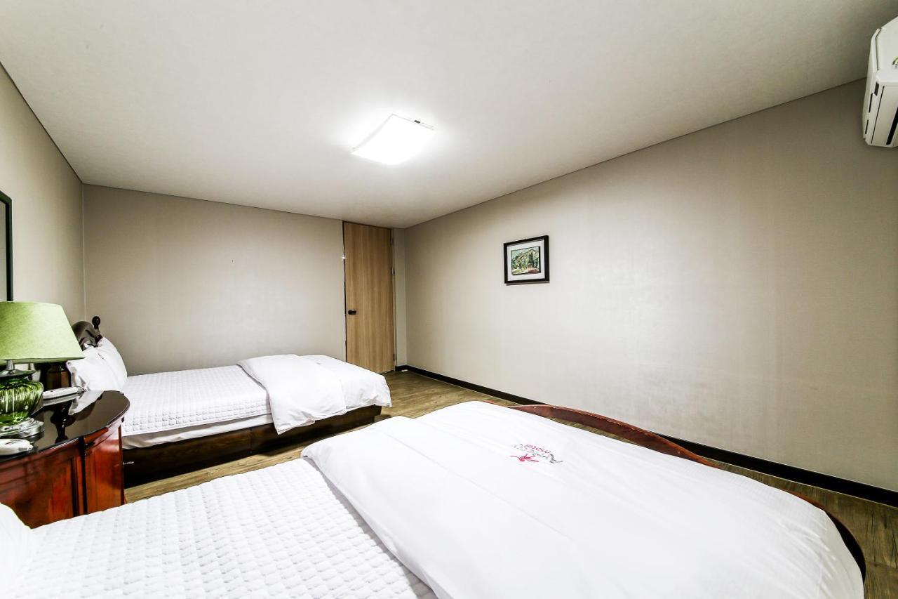 Gyeongju Arrietty Motel Екстериор снимка