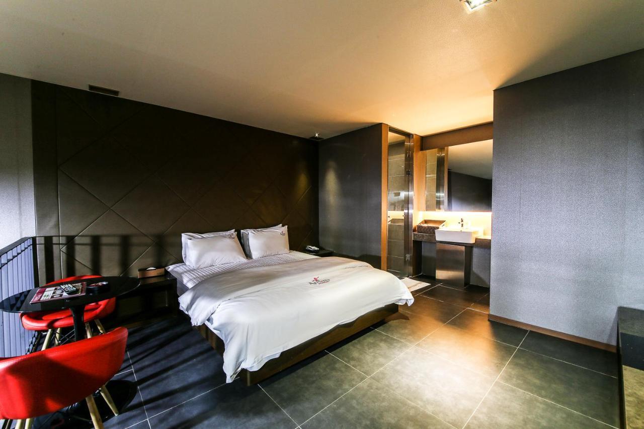 Gyeongju Arrietty Motel Екстериор снимка
