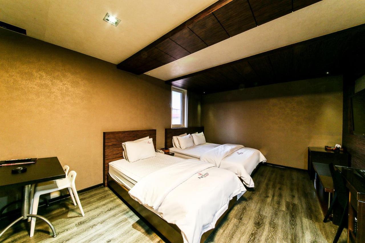 Gyeongju Arrietty Motel Екстериор снимка