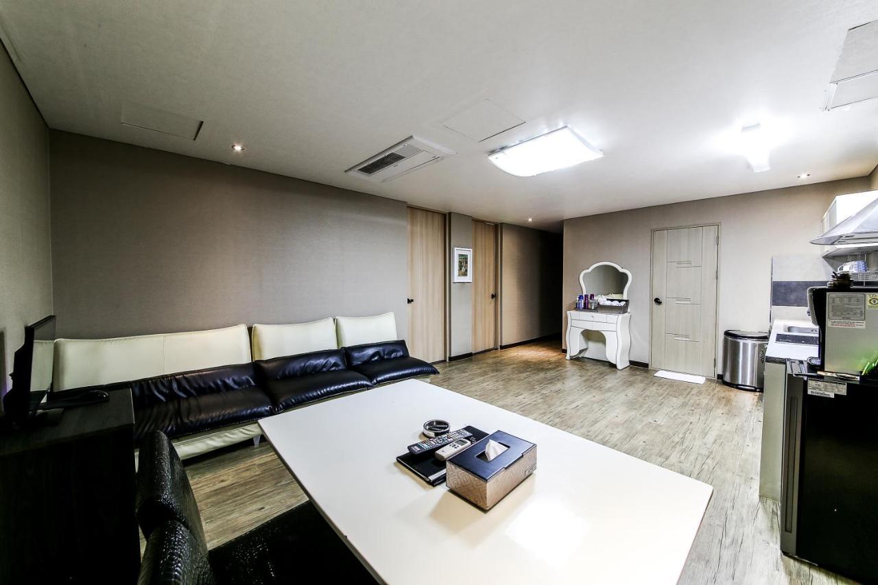 Gyeongju Arrietty Motel Екстериор снимка