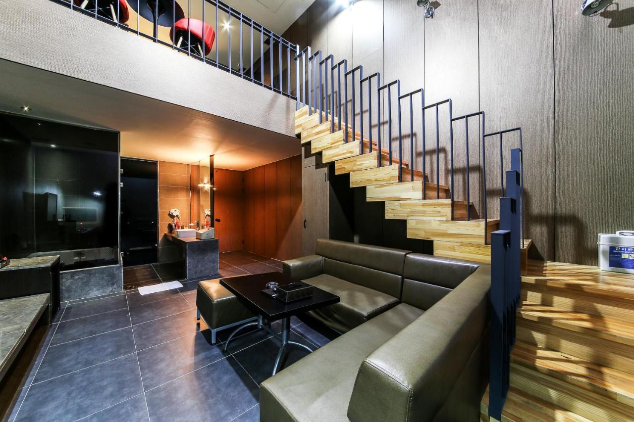 Gyeongju Arrietty Motel Екстериор снимка