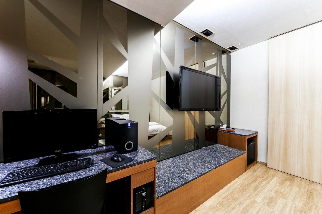 Gyeongju Arrietty Motel Екстериор снимка