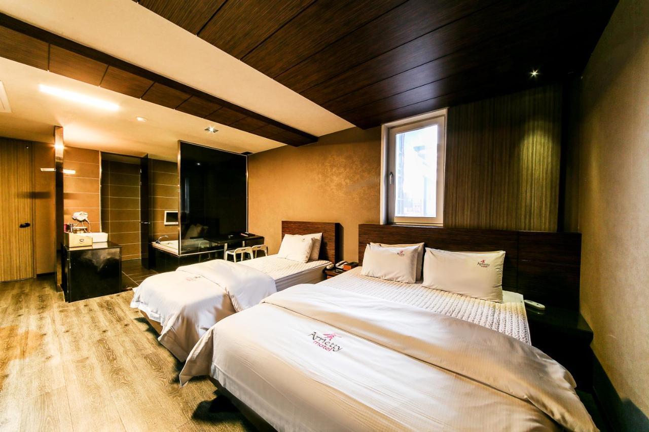 Gyeongju Arrietty Motel Екстериор снимка