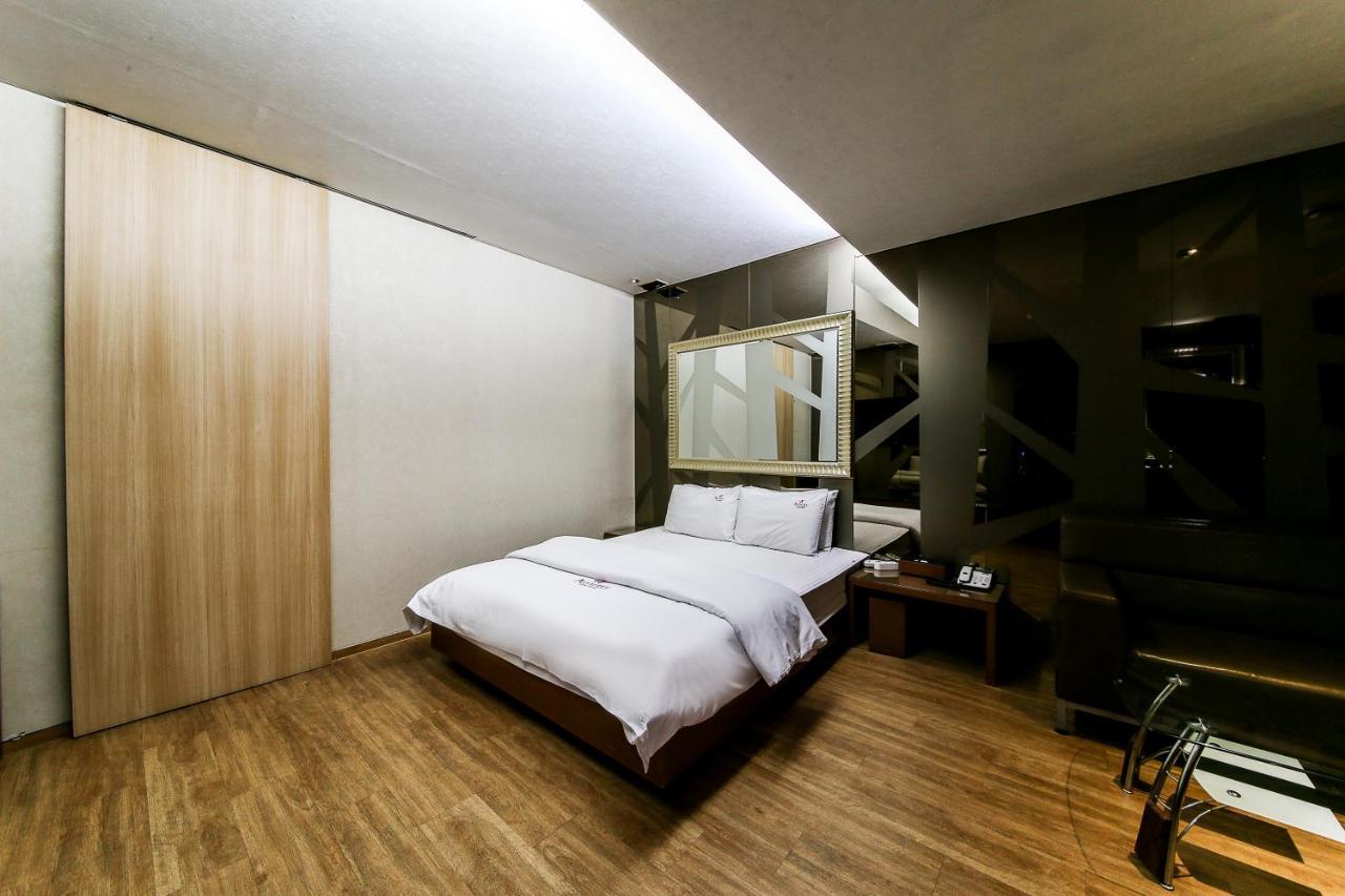 Gyeongju Arrietty Motel Екстериор снимка