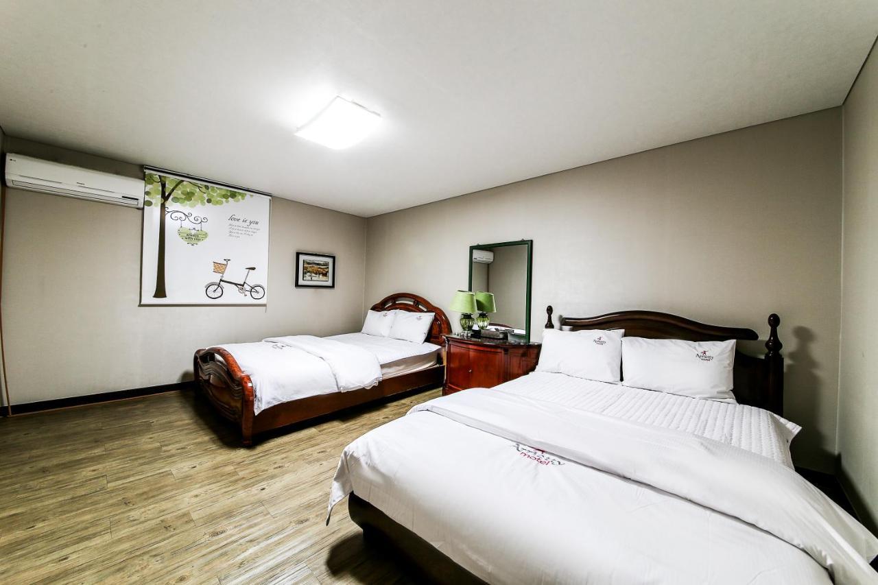 Gyeongju Arrietty Motel Екстериор снимка