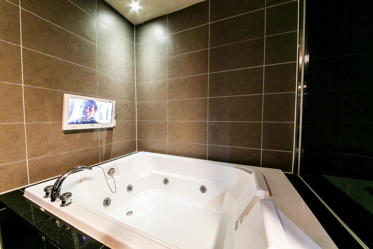 Gyeongju Arrietty Motel Екстериор снимка