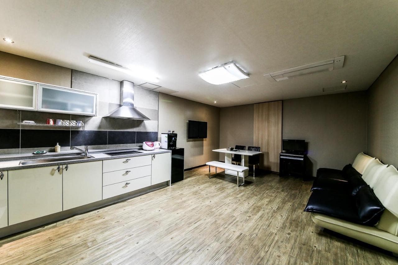 Gyeongju Arrietty Motel Екстериор снимка