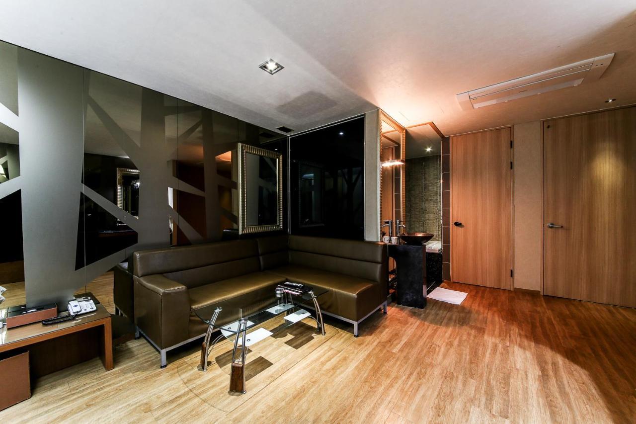 Gyeongju Arrietty Motel Екстериор снимка