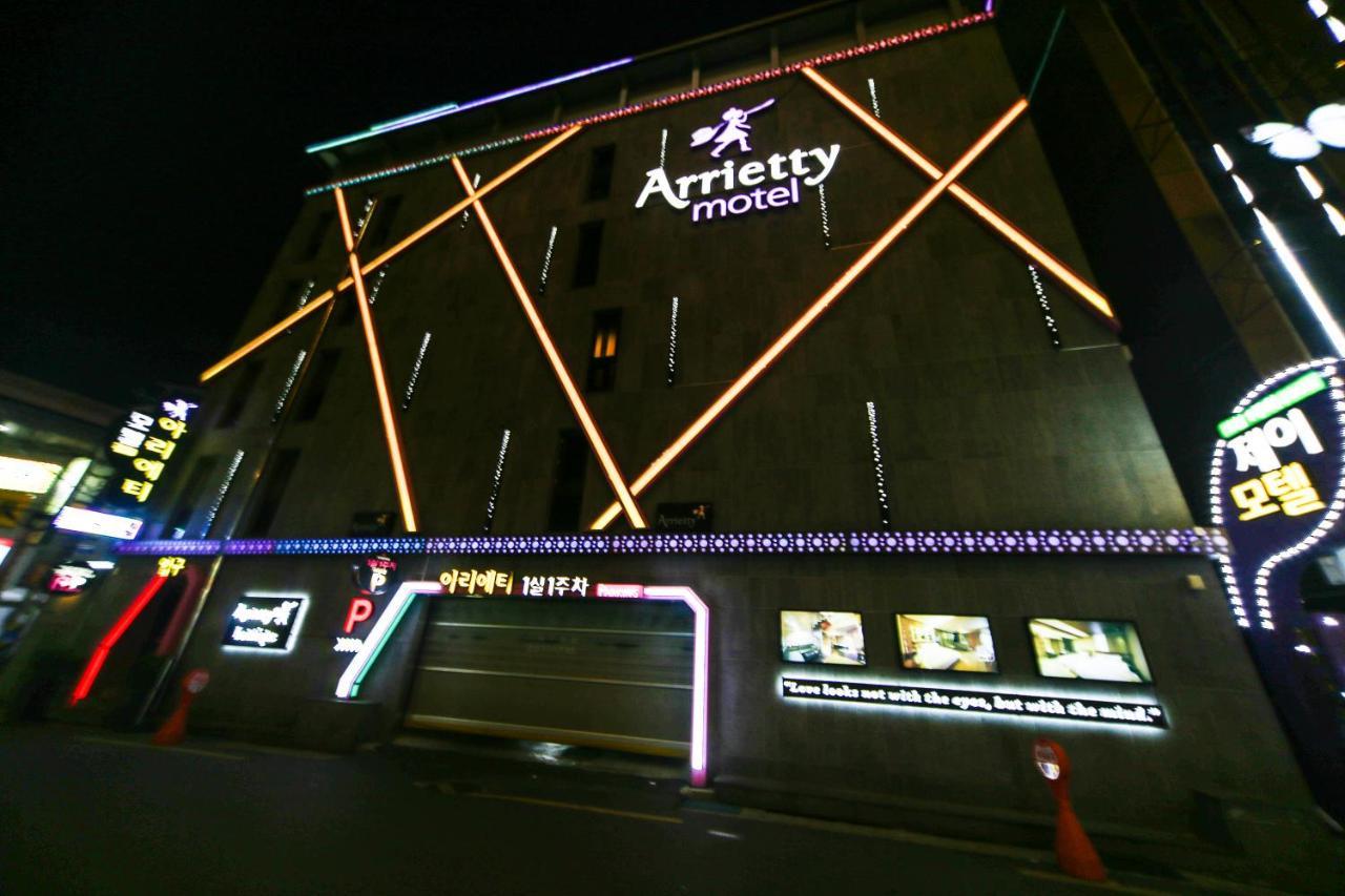 Gyeongju Arrietty Motel Екстериор снимка